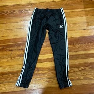 Adidas sweatpants XS/ Eu: 34 shinny, low rise